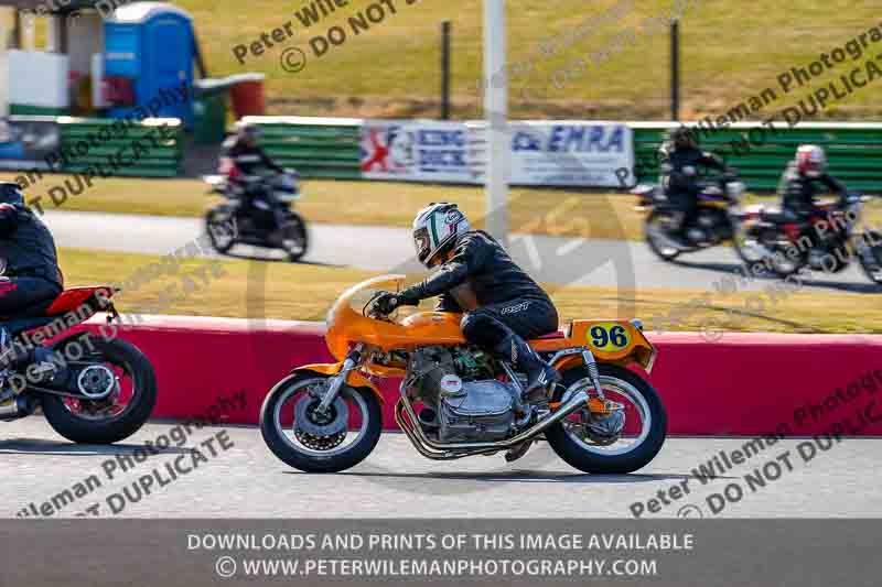 Vintage motorcycle club;eventdigitalimages;mallory park;mallory park trackday photographs;no limits trackdays;peter wileman photography;trackday digital images;trackday photos;vmcc festival 1000 bikes photographs
